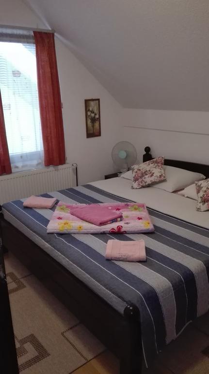 Guest House Adrijana Seliste Dreznicko Ngoại thất bức ảnh