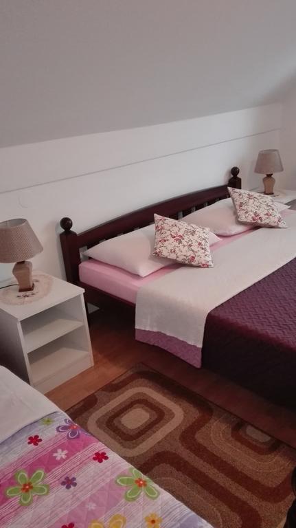 Guest House Adrijana Seliste Dreznicko Ngoại thất bức ảnh