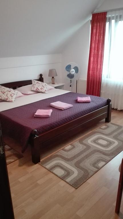 Guest House Adrijana Seliste Dreznicko Ngoại thất bức ảnh
