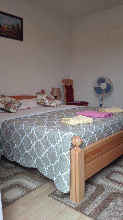 Guest House Adrijana Seliste Dreznicko Ngoại thất bức ảnh