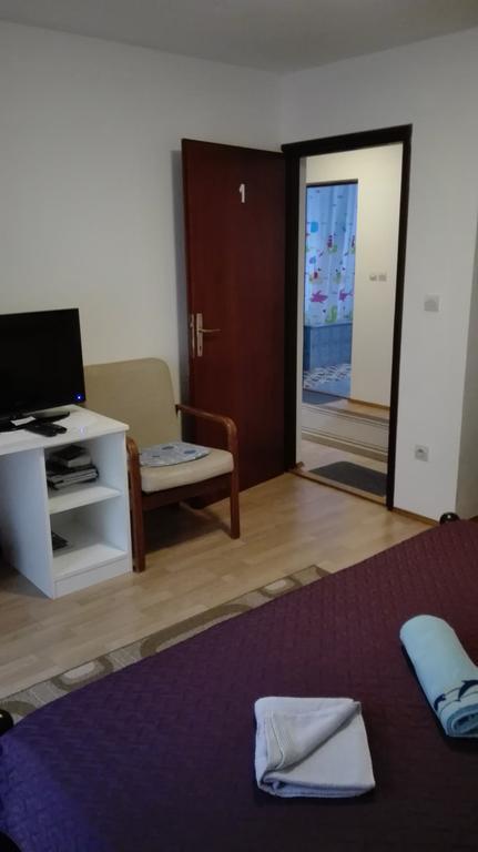 Guest House Adrijana Seliste Dreznicko Ngoại thất bức ảnh